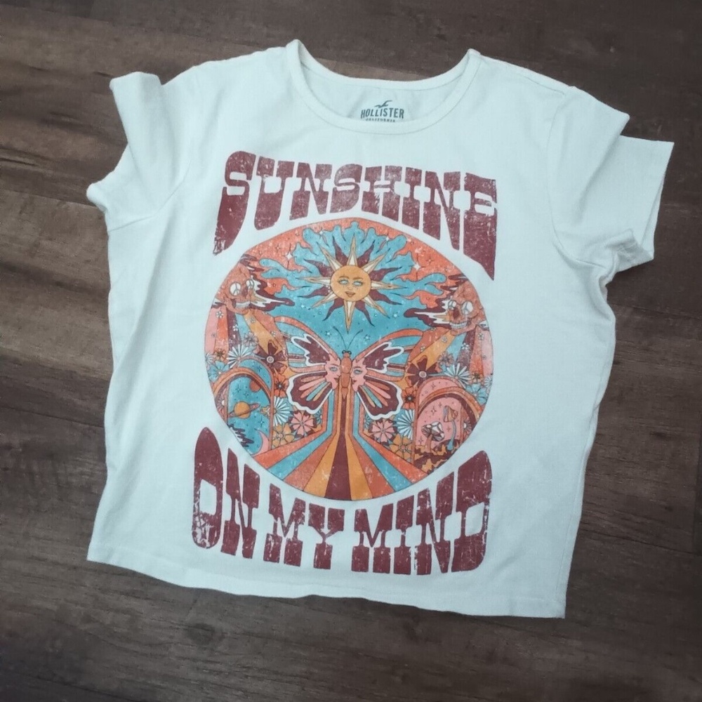 Hollister Sunshine on My Mind Baby Tee